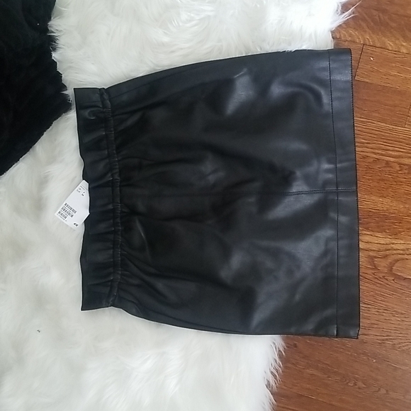 H&M Faux Leather paperbag waist skirt toggle draw string waist size 4 nwt - Picture 5 of 5